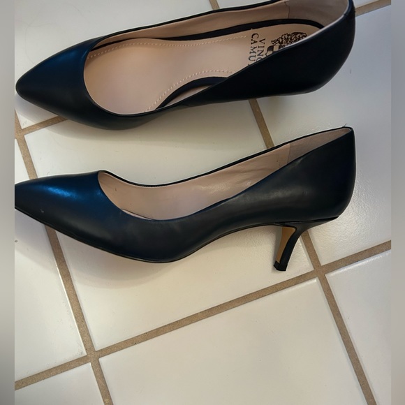 Womens leather navy blue Vince Camuto, size 8 - Picture 3 of 7